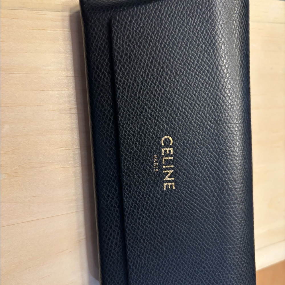 Celine Classic Black Sunglasses with Textured Case - Picture 5 of 6